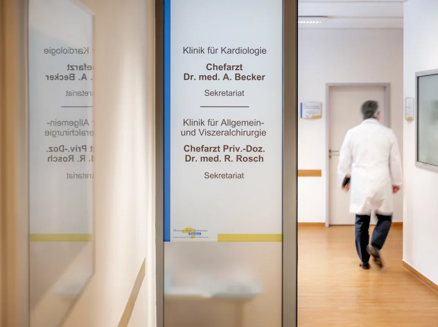 Eingang der Klinik für Kardiologie |